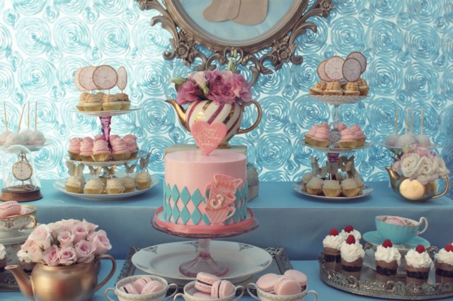 Alice in wonderland party dessert table