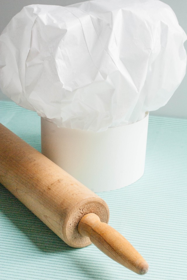 DIY-chef-hat-pizzaria-baking-tissue-paper-rolling-pin